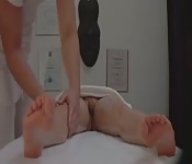 Fica bagnata durante massaggio